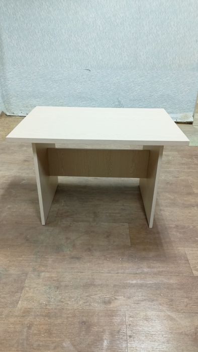 Табуреты, стулья, столы