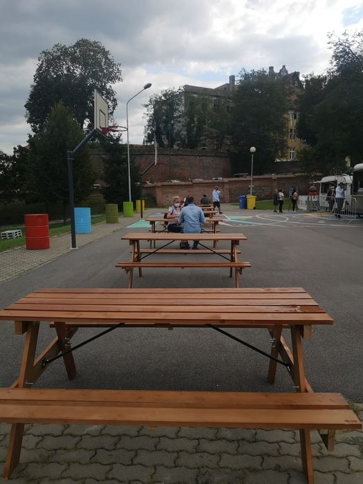 Mese lemn pentru evenimente