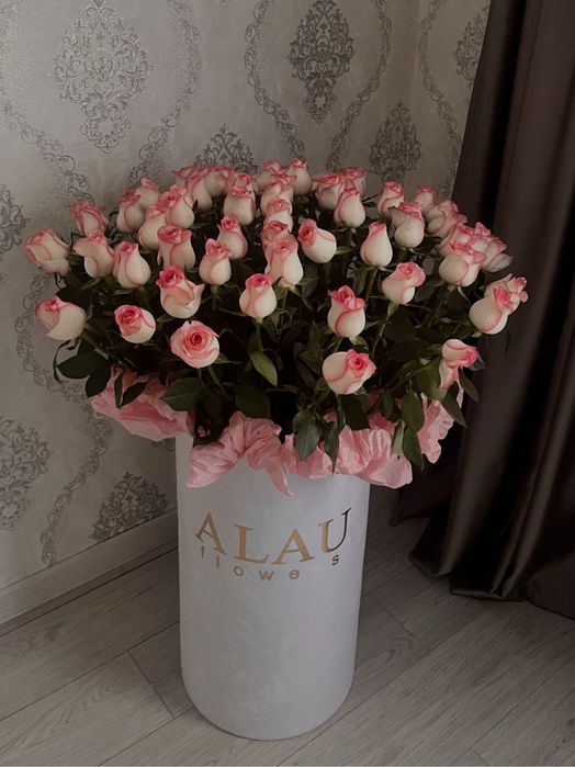 Цветы 61 роза свежей