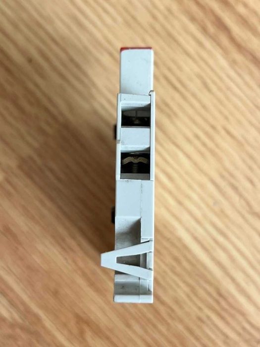 Bloc contact auxiliar ABB HK-11, 1NO + 1NC, folosit, 400V