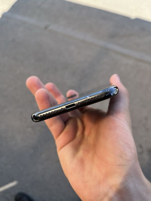 iPhone x 64гигов