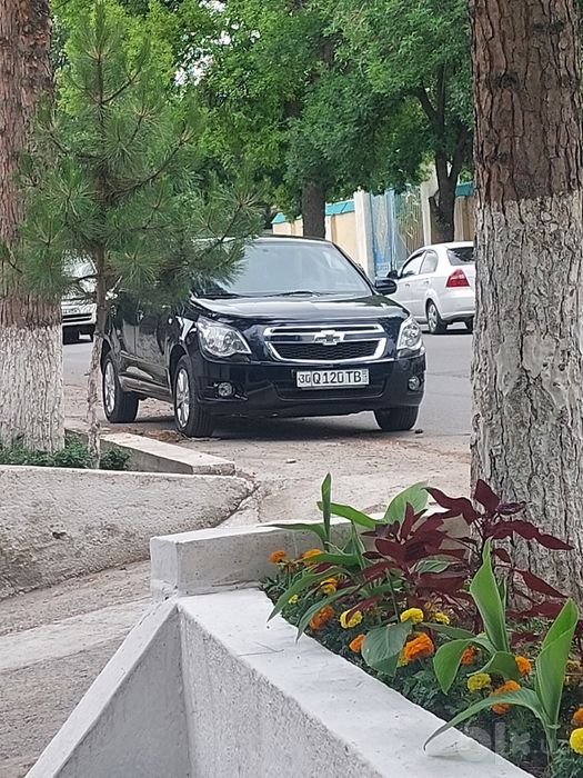 Moshina qiynalmagan taksi qilinmagan savdosi bor kelishtriladi