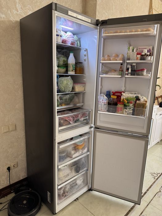 Холодильник Samsung