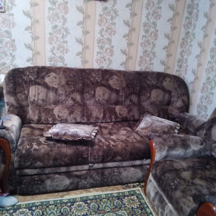 Отдам даром диван и кресло