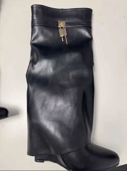 Дамски ботуши на платформа