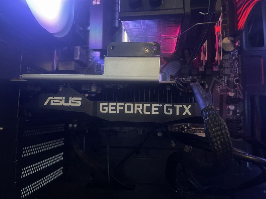 PC Gaming cu ryzen 5 5600, 16gb ram si gtx 1660 super