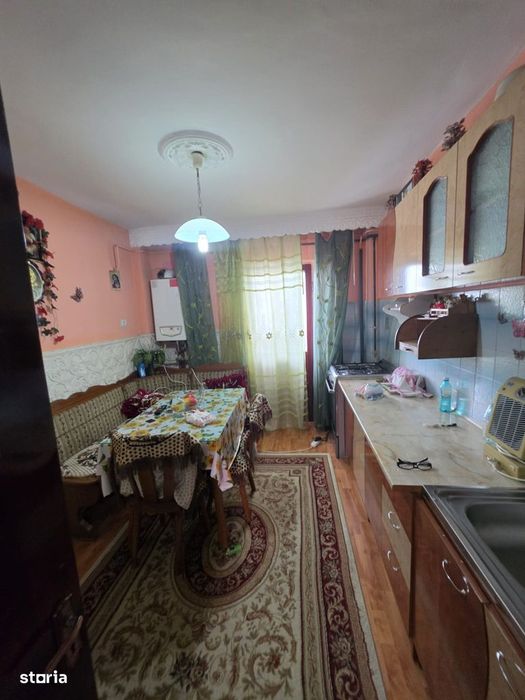 Apartament 3 camere decomandat Mioritei