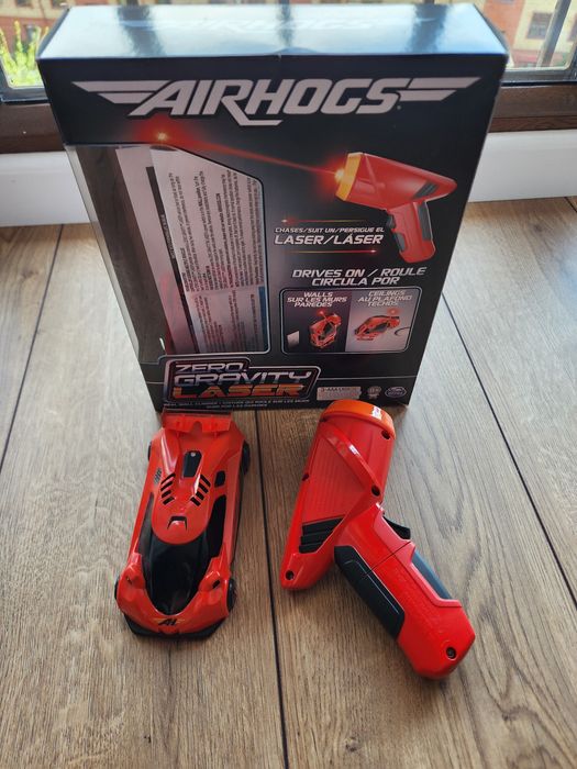 Продам радиоуправляемую машинку  Air Hogs Машинка Зеро Гравити (оригин