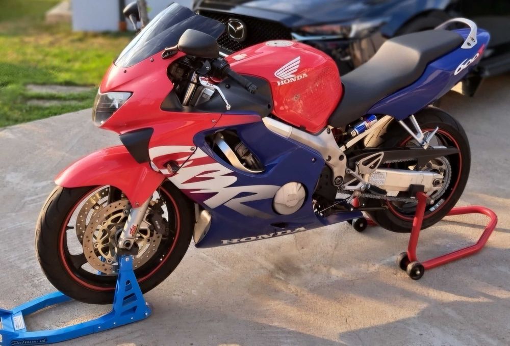 Honda cbr F4   Honda cbr 600