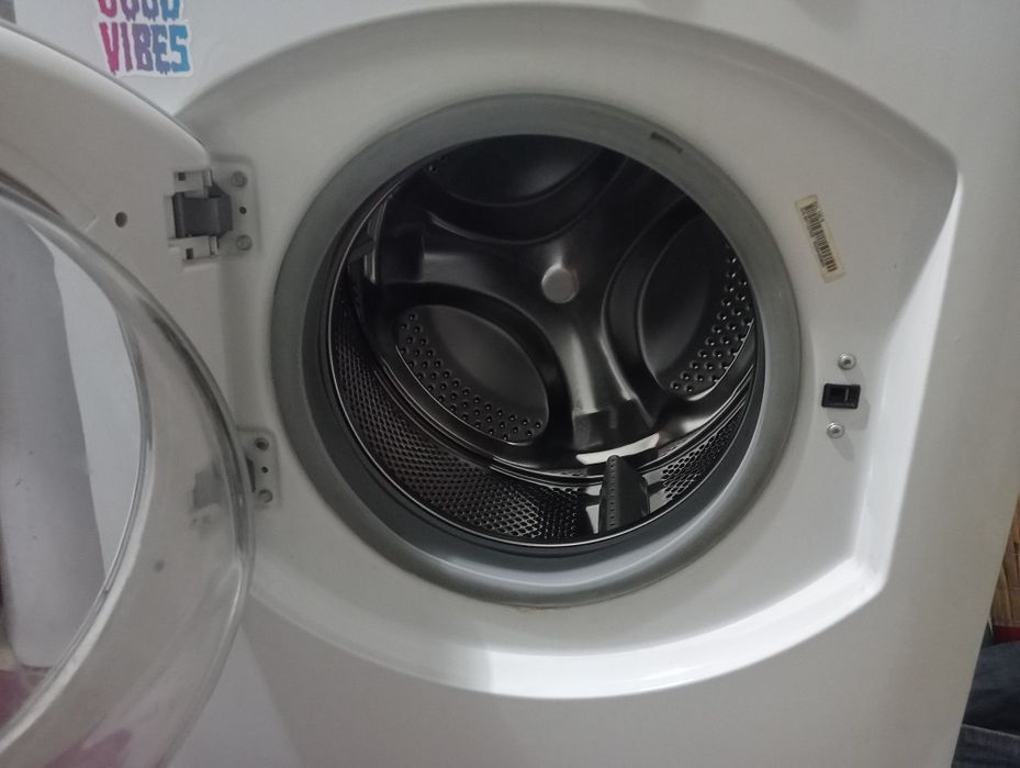 Продам стиральную машину