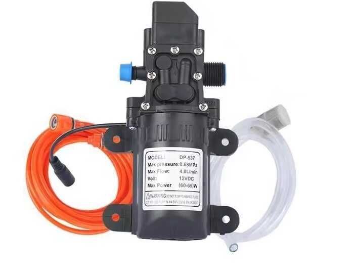 Преносима водоструйка за почистване на автомобили, градини и др. 12V