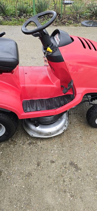 Tractoras gazon iarba Honda 2315