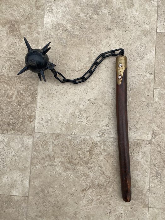 Buzdugan real vechi din fier plin ,lemn esență tare si alamă