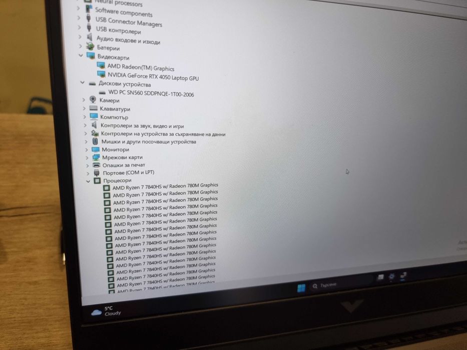 Лаптоп HP Victus Ryzen 7-7840HS/32GB/1TB SSD/GeForce RTX 4060