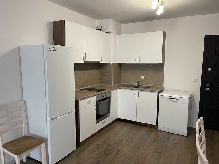 Дава се под наем Двустаен апартамент в Варна, Бриз - 79 кв.м за 650 € - Снимка #2