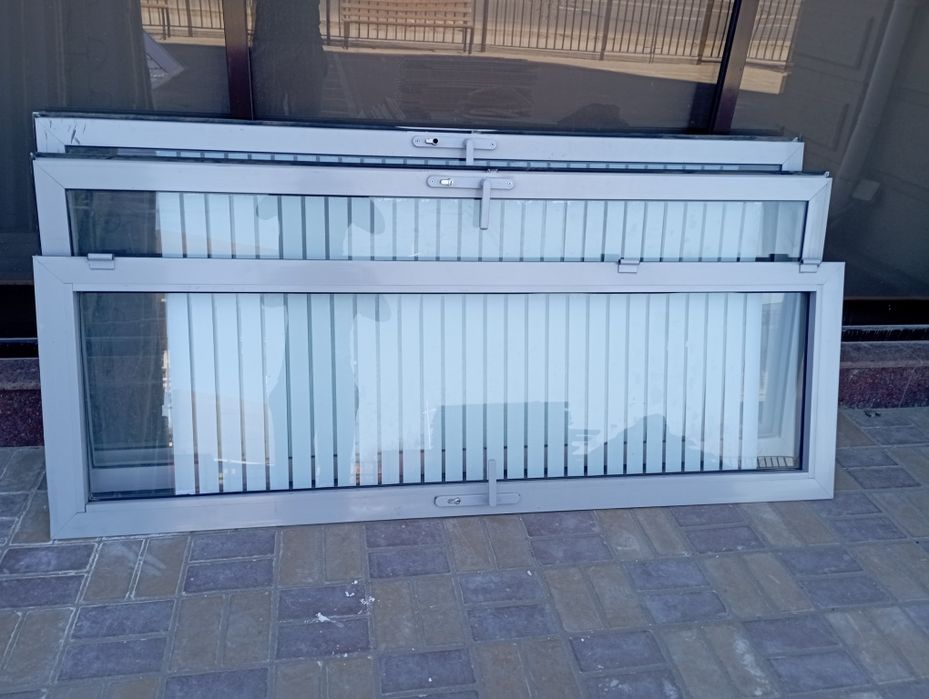 Әйнек есіктер сатылады