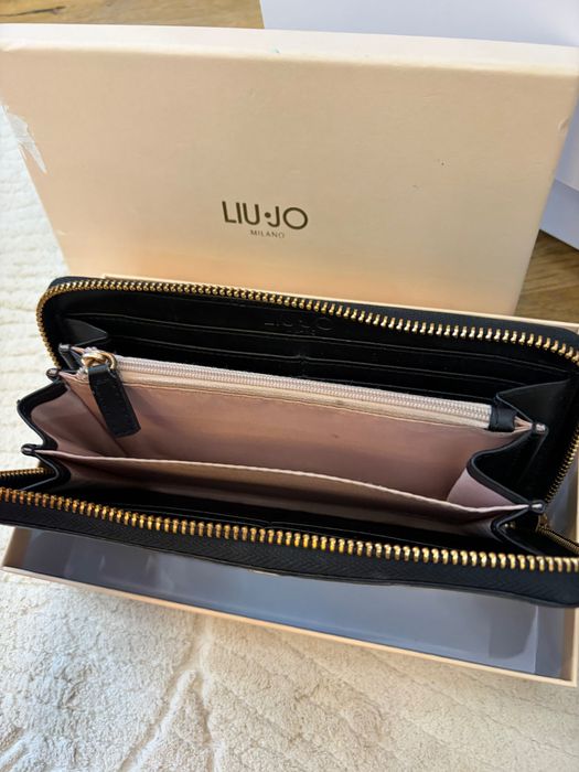 Протмоне  Liu Jo
