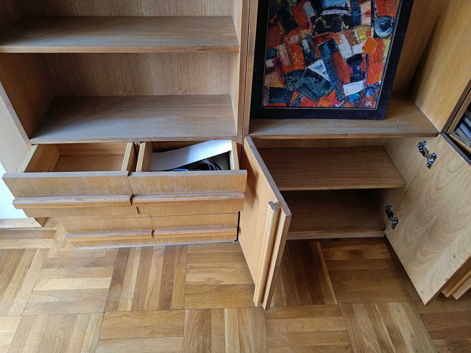 Секция от масивно дърво