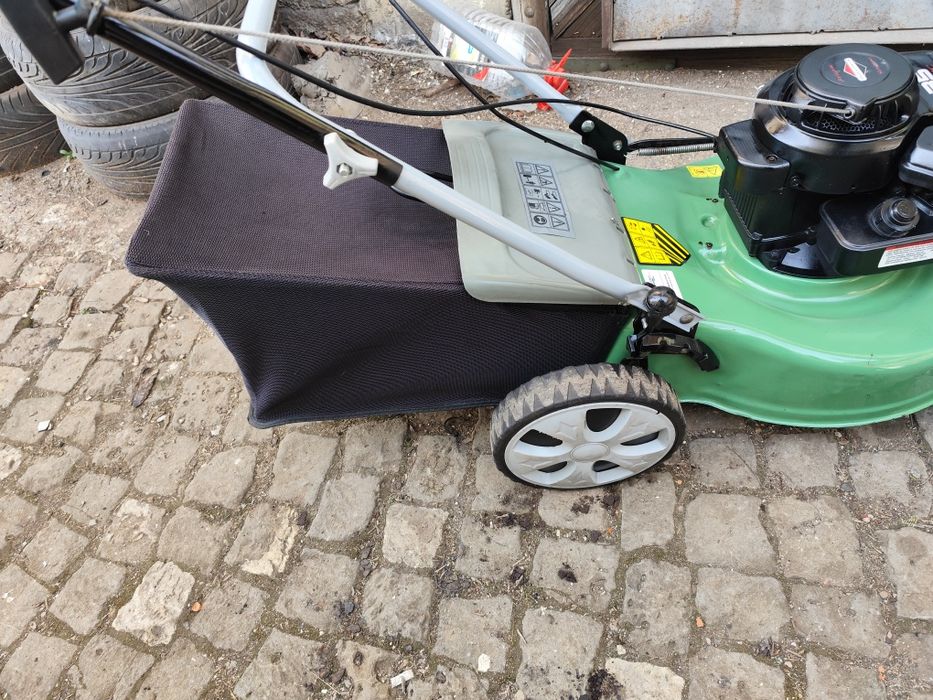 Самоходна бензинова косачка