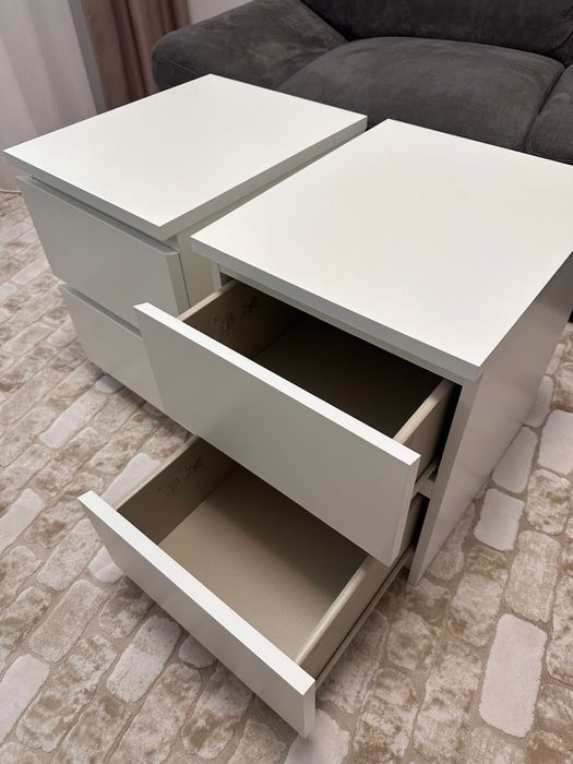 2 noptiere albe Ikea