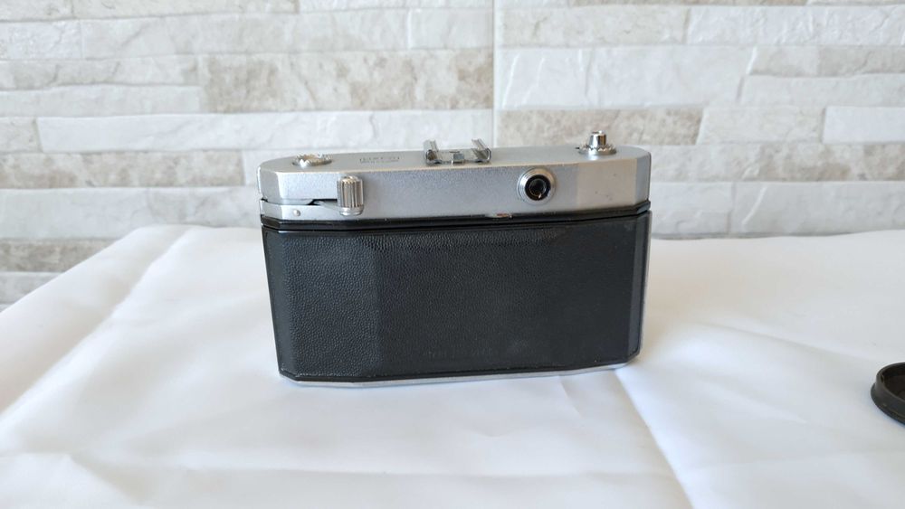 Стар механичен фотоапарат с калъф - Fenix 1b - 1962 година