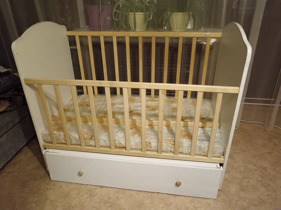 Продам кровать детскую