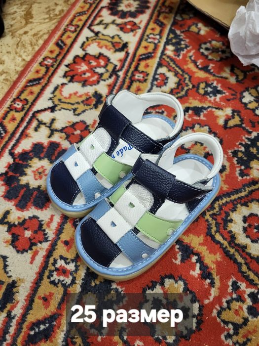Продам детскую обувь