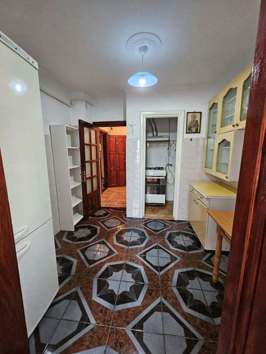 Inchiriez apartament 2 camere