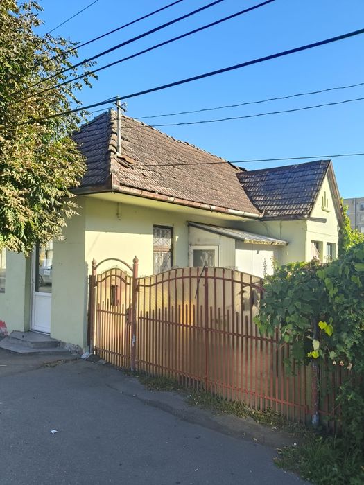 Casă de vânzare.