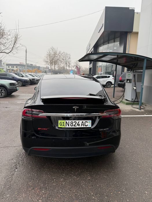 Продаётся автомобиль "Tesla X"