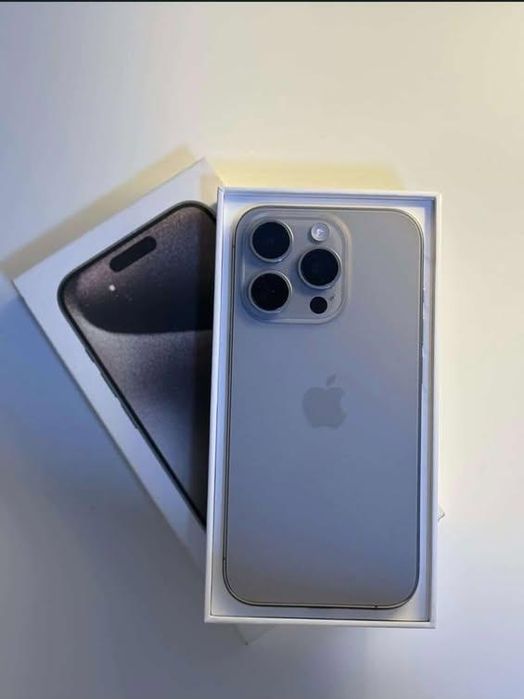 Vând iPhone 15 pro