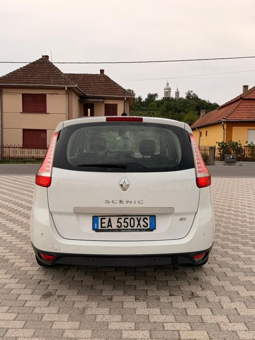 Renault scenic 1.9 dci - 7 locuri , navigație , keyless , euro 5 etc