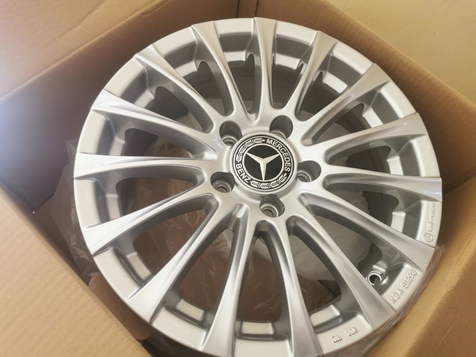 Vand jante de aliaj pentru Mercedes pe 16 marca Oxxo