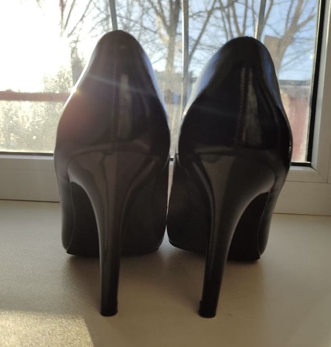 Продам туфли новые