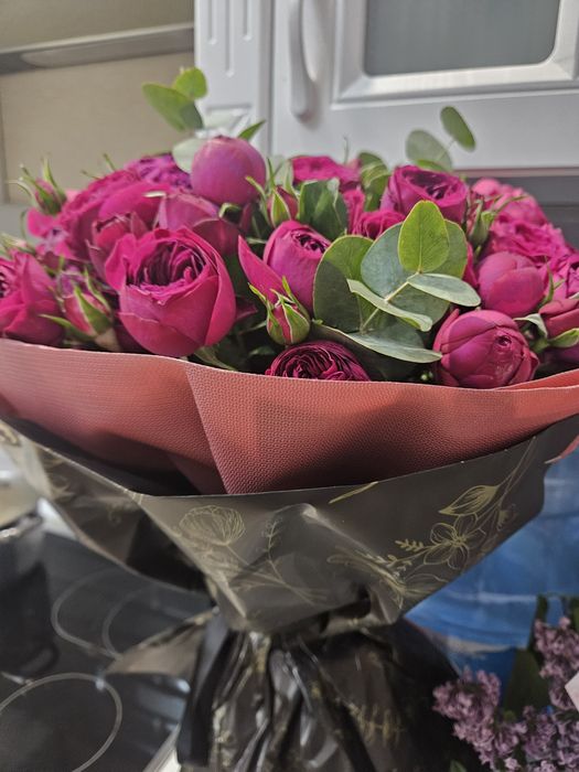 Кустовые розы, свежые