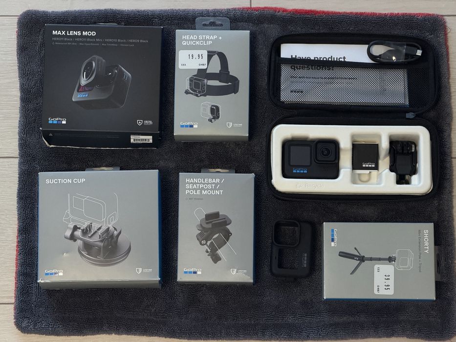 GoPro Hero 11 Black, cu accesorii