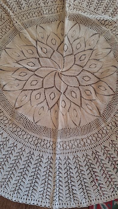 Ръчно плетена покривка