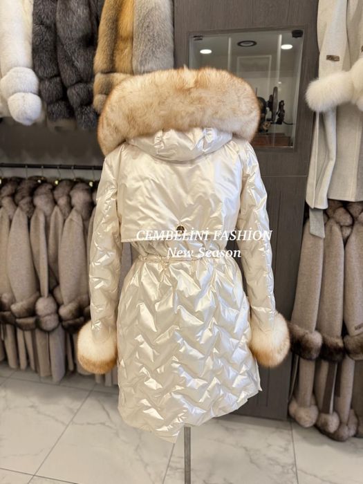 Parka cu blana naturala de vulpe, marimi XS, S si M.