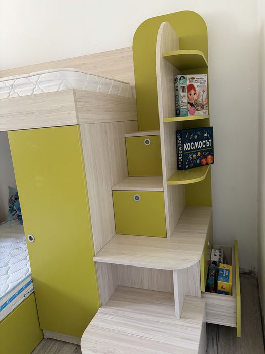 Двуетажно легло с матраци