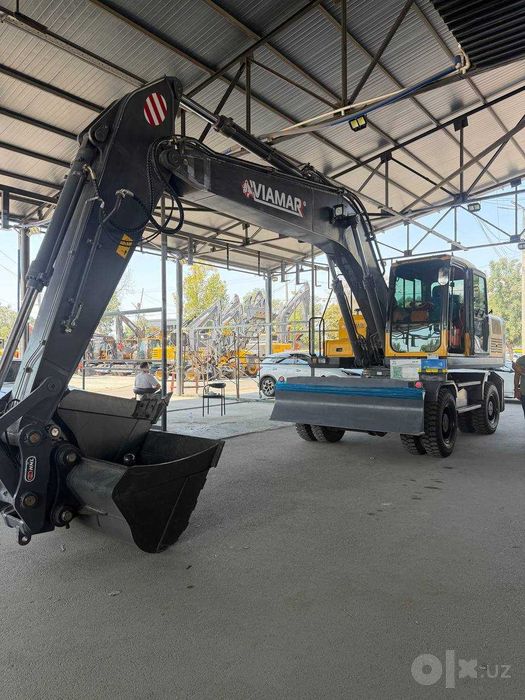 Колёсный экскаватор VIAMAR QNL220