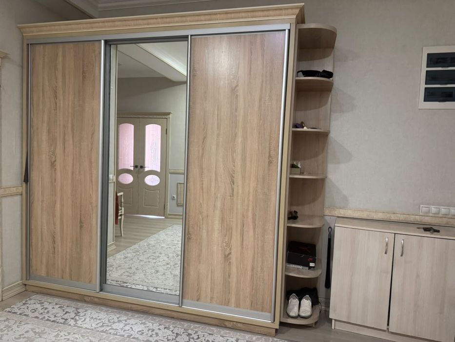 Продается шкаф в отличном состояний