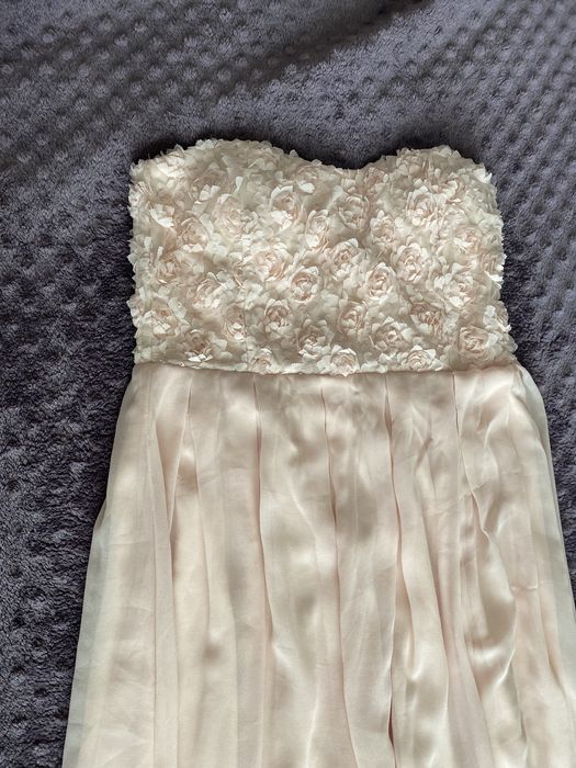 Рокля в светлорозов цвят