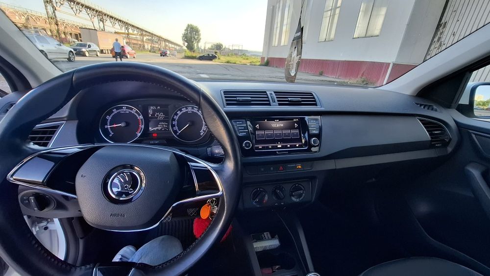 SKODA Fabia 2021 — imagine 4