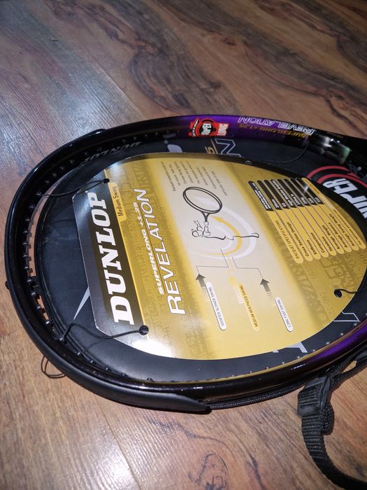 Ракета тенис на корт