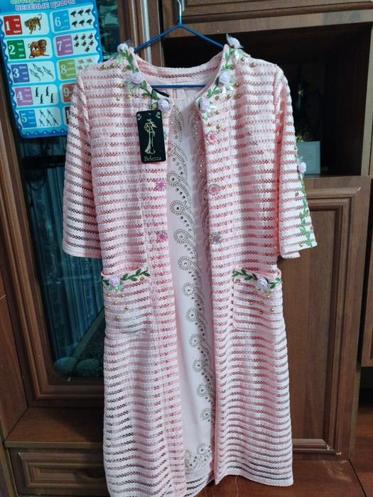 Vecherni koylak kiyilmagan 46 razmer