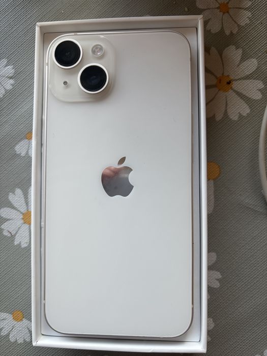 iPhone 14 в отлично състояние с протектор