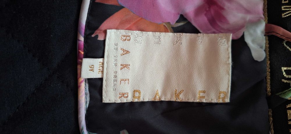 Vand geaca primavara-toamna Ted Baker 9 ani