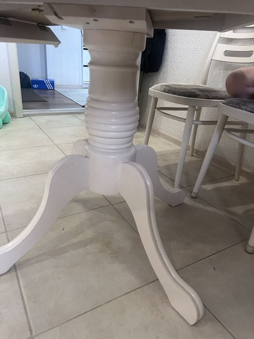 Стол для кухни или гостиной