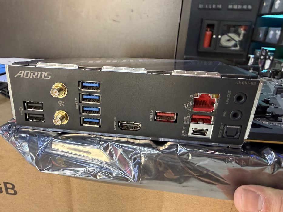 Продам материнку Gigabyte aorus z790Pro x Wifi + i7 12700kf