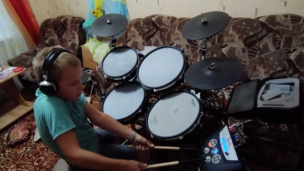 Электронная барабанная установка - Ударные инструменты Риддер на Olx